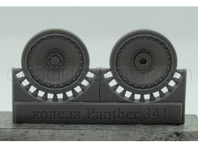 Wheels For Pz.V Panther, With 24 Bolts - image 1