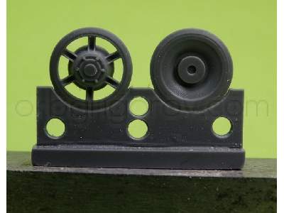 Idler Wheel For Pz.V Panther, Late (8 Per Set) - image 1