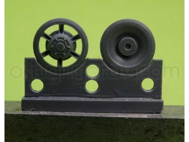 Idler Wheel For Pz.V Panther, Late (8 Per Set) - image 1