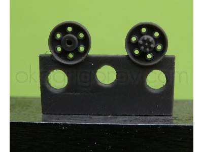 Return Rollers For Stug, Type 1 (12 Per Set) - image 1