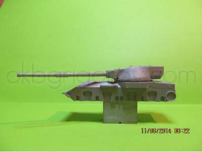 British Heavy Tank Fv 215b (120) - image 2