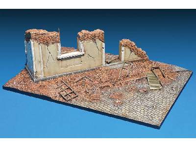 Diorama With Ruins - image 6