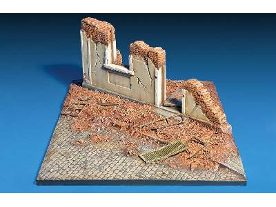Diorama With Ruins - image 8