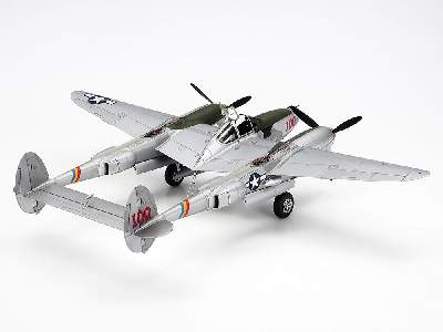 Lockheed P-38 J Lightning - image 3