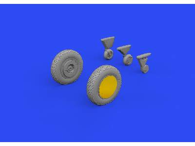 F4F-3 wheels late 1/48 - EDUARD - image 7