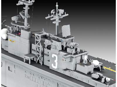 Assault Carrier USS WASP CLASS Model Set - image 3