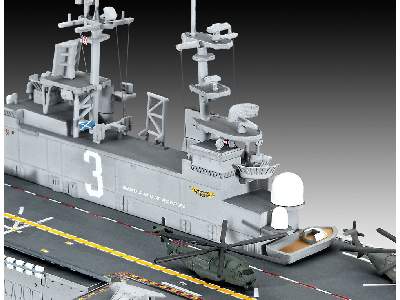 Assault Carrier USS WASP CLASS Model Set - image 4