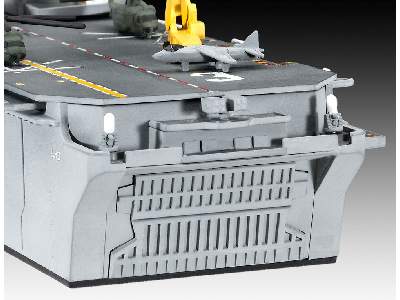 Assault Carrier USS WASP CLASS Model Set - image 6