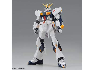 Rx-93 V Gundam - image 3