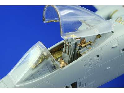 A-10 interior 1/48 - Hobby Boss - image 4