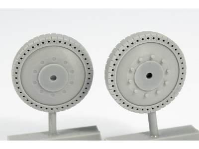 T-34 Stamped Wheels (Early Pattern) - image 3