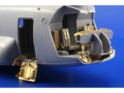 CH-47A Chinook interior S. A. 1/72 - Trumpeter - image 6