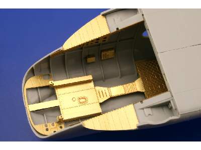 CH-47A Chinook interior S. A. 1/72 - Trumpeter - image 8