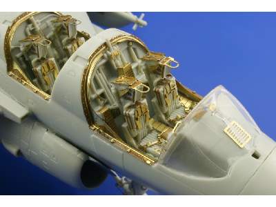 EA-6B interior S. A. 1/48 - Kinetic - - image 2