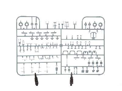 Fw 190A-8 1/48 - image 12