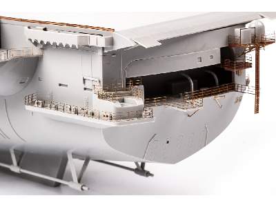 USS Constellation CV-64 PART I 1/350 - TRUMPETER - image 10