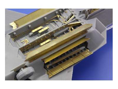 F-22 bomb bay 1/72 - Fujimi - image 4