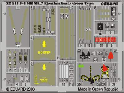 F-4 ejection seat green 1/32 - Tamiya - image 1