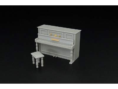 Piano - image 1