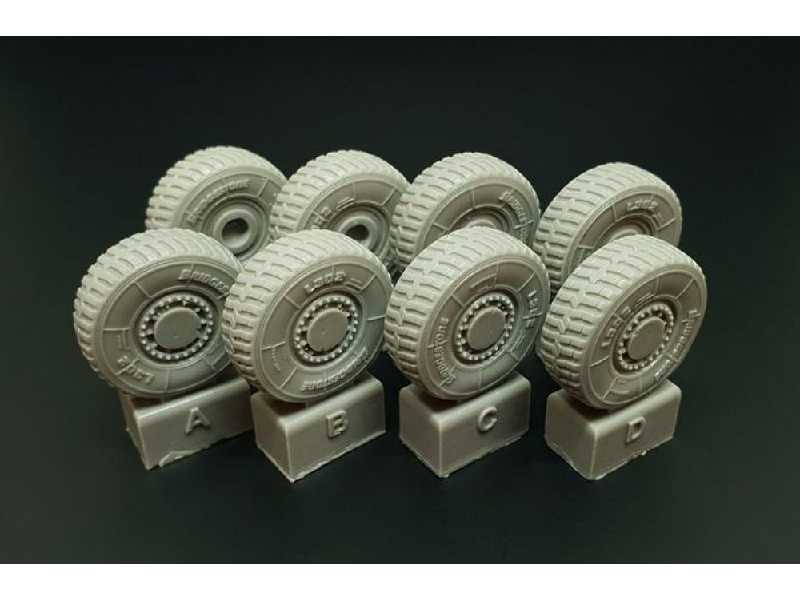 Jgsdf Type 16 Wheels - image 1 Jgsdf Type 16 Wheels - image 1