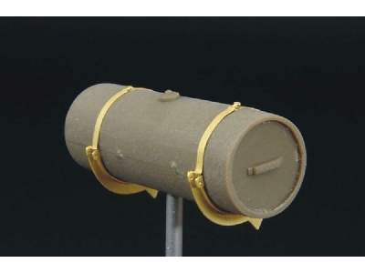 Holders For Su-122&t-34 Fuel Tanks - image 1