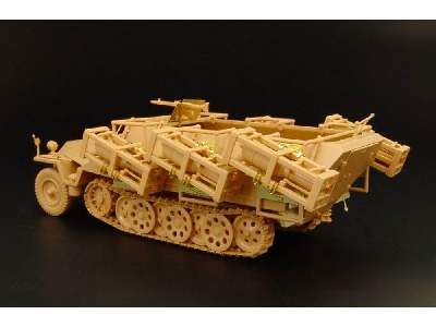 Sd Kfz 251 Stuka Zu Fuss - image 1