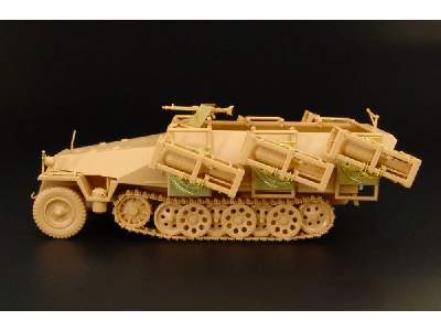 Sd Kfz 251 Stuka Zu Fuss - image 2