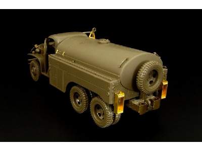 Us Airfield Fuel Truck - image 2