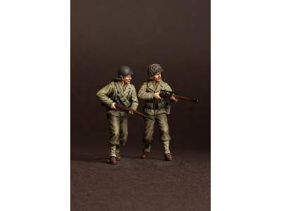 Us Infantry Sniper And Infantryman - image 1
