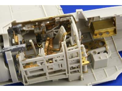 A6M2 Zero type 21 interior 1/32 - Tamiya - image 14