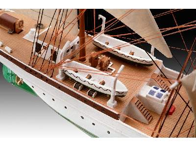 Gorch Fock Model Set - image 2