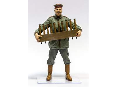 German Aerodrome Personnel W/ Grenades Crate Wwi Figure - image 1