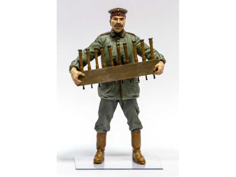 German Aerodrome Personnel W/ Grenades Crate Wwi Figure - image 1