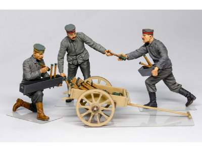 German Aerodrome Personnel Ordnance Team W/Cart Wwi Figures - image 1