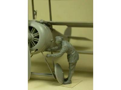 Rfc Air Mechanic Checking Aeroplane Wwi Figures - image 3