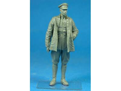 Standing German Airman Wwi Figures - image 1