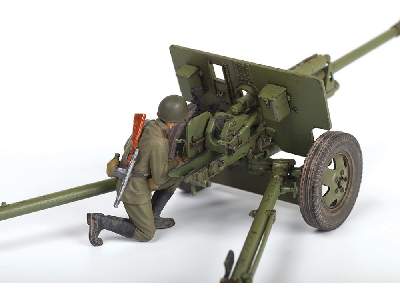 Soviet 76mm Anti-Tank Gun Zis-3 w/Crew - image 3