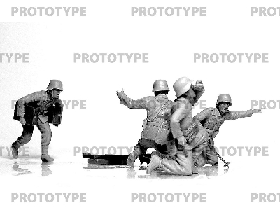 WW2 German Mortar Grw 34 With Crew - image 3