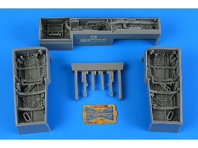 F/A-18E/F Super Hornet wheel bay - image 1