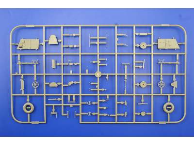 Bf 109E-7 Trop 1/32 - image 7