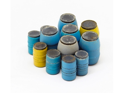 Modern Plastic Barrels (200&50l) - image 1