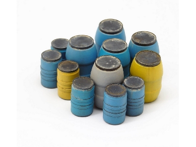 Modern Plastic Barrels (200&50l) - image 2