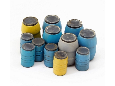 Modern Plastic Barrels (200&50l) - image 3
