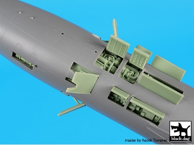 Su 17/22 Engine + Spine For Hobby Boss - image 3