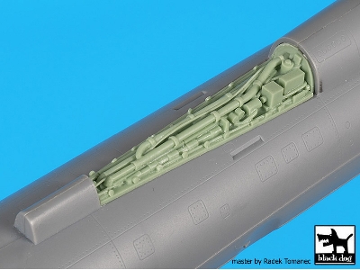 Su 17/22 Engine + Spine For Hobby Boss - image 9