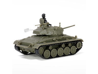 U.S. Light Tank M24 Chaffee - image 4