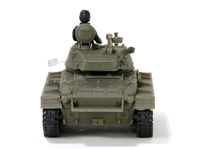 U.S. Light Tank M24 Chaffee - image 8