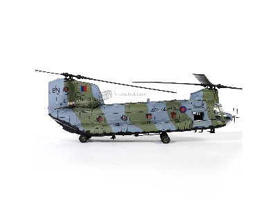 Boeing Chinook Hc. Mk.1 Helicopter Great Britain - image 3