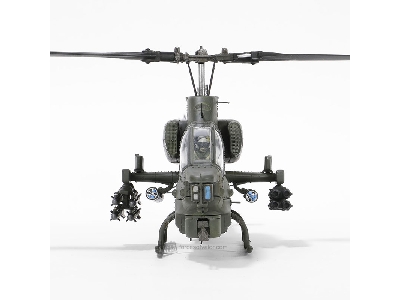 Bell Ah-1w Whiskey Cobra Attack Helicopter - image 12