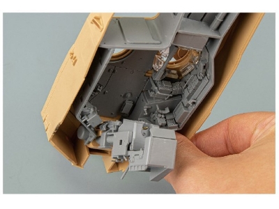 Leopard 2A6 w/ Full Interior - image 20